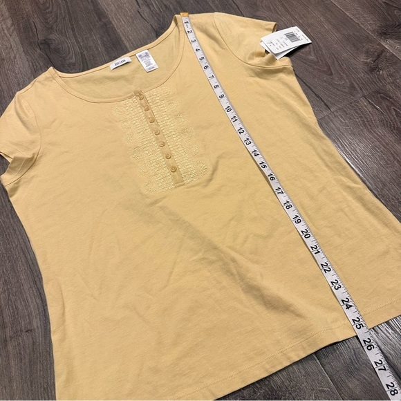New NWT Liz & Co. Short Sleeve Yellow Henley Top XL Embroidered Liz Claiborne - Picture 8 of 8